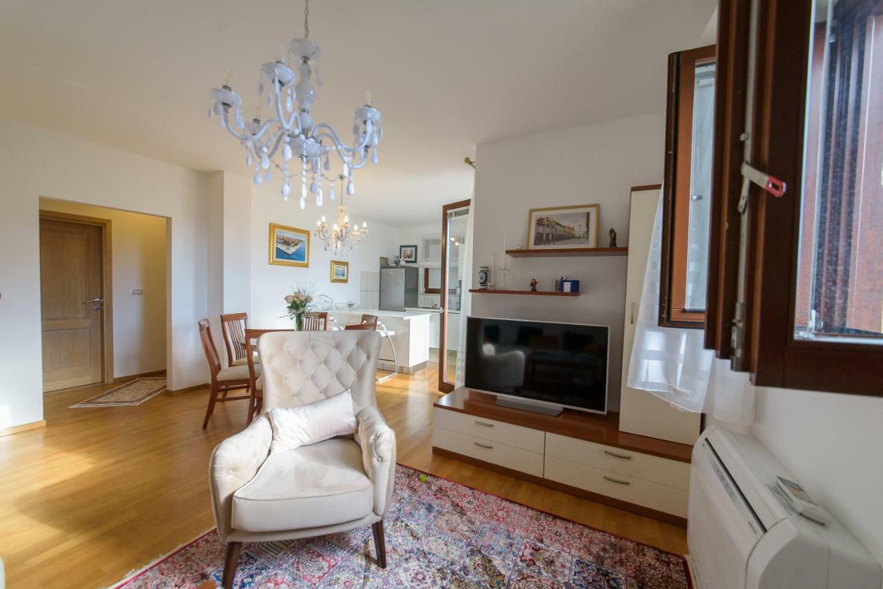 زادار Apartment Happy المظهر الخارجي الصورة